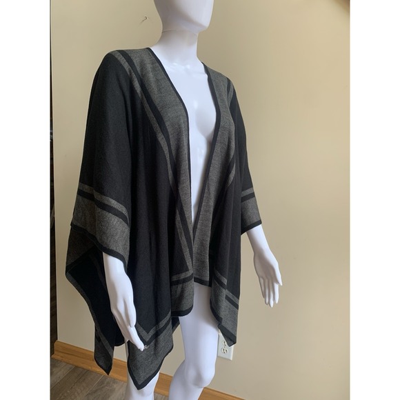 Lauren Ralph Lauren Sweaters - Ralph Lauren Women's Knit Ruana Poncho One Size Fits All Black & Gray